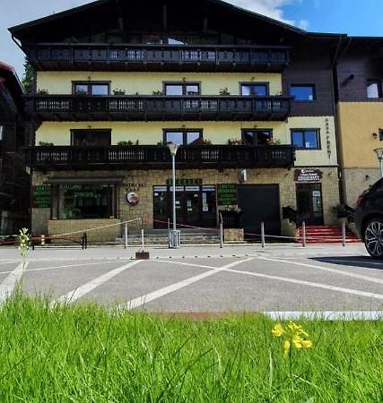 Casa Frent Hotel Predeal Buitenkant foto