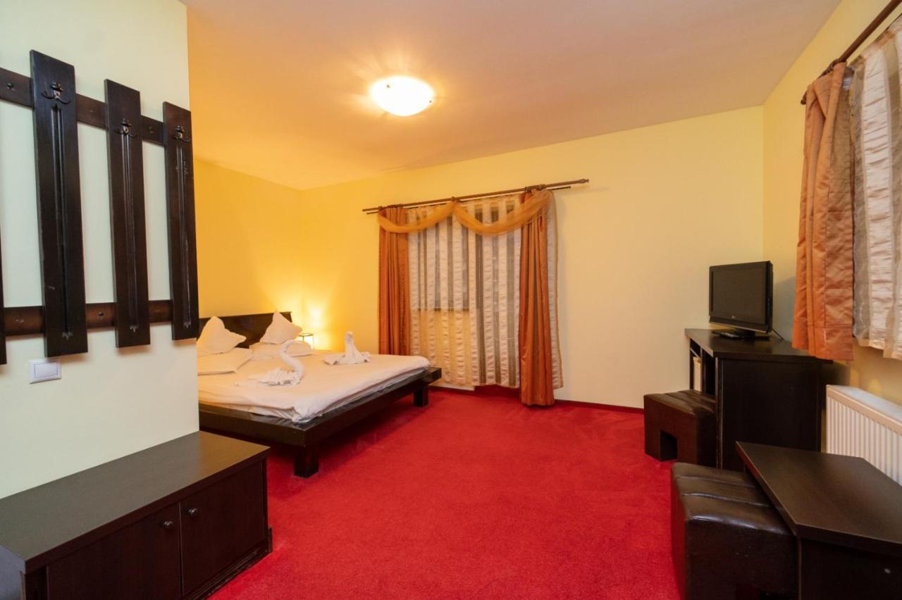 Casa Frent Hotel Predeal Buitenkant foto