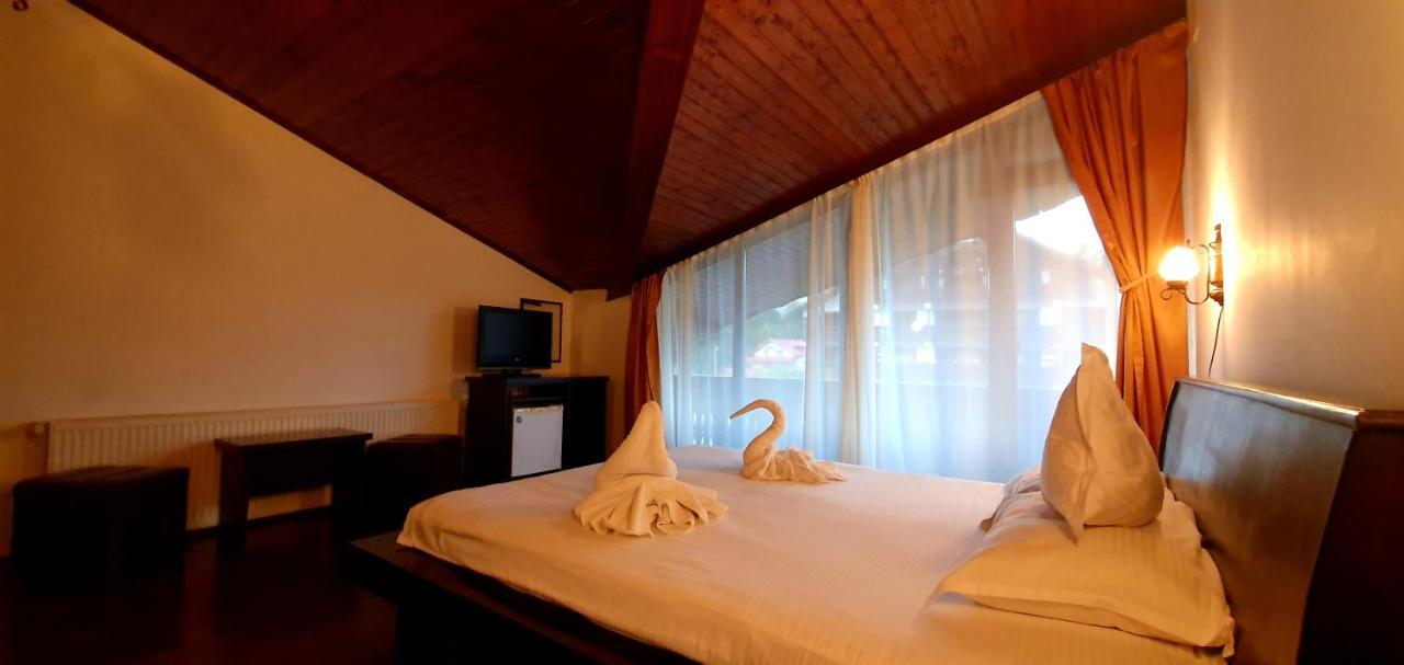 Casa Frent Hotel Predeal Buitenkant foto